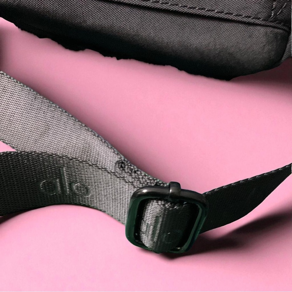 ALO Yoga Black Crossbody Bag - Picture 4 of 8